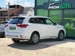 Mitsubishi Outlander — miniatura 4