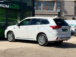 Mitsubishi Outlander — miniatura 6