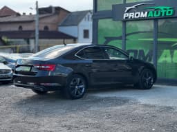 Skoda Superb — miniatura 4