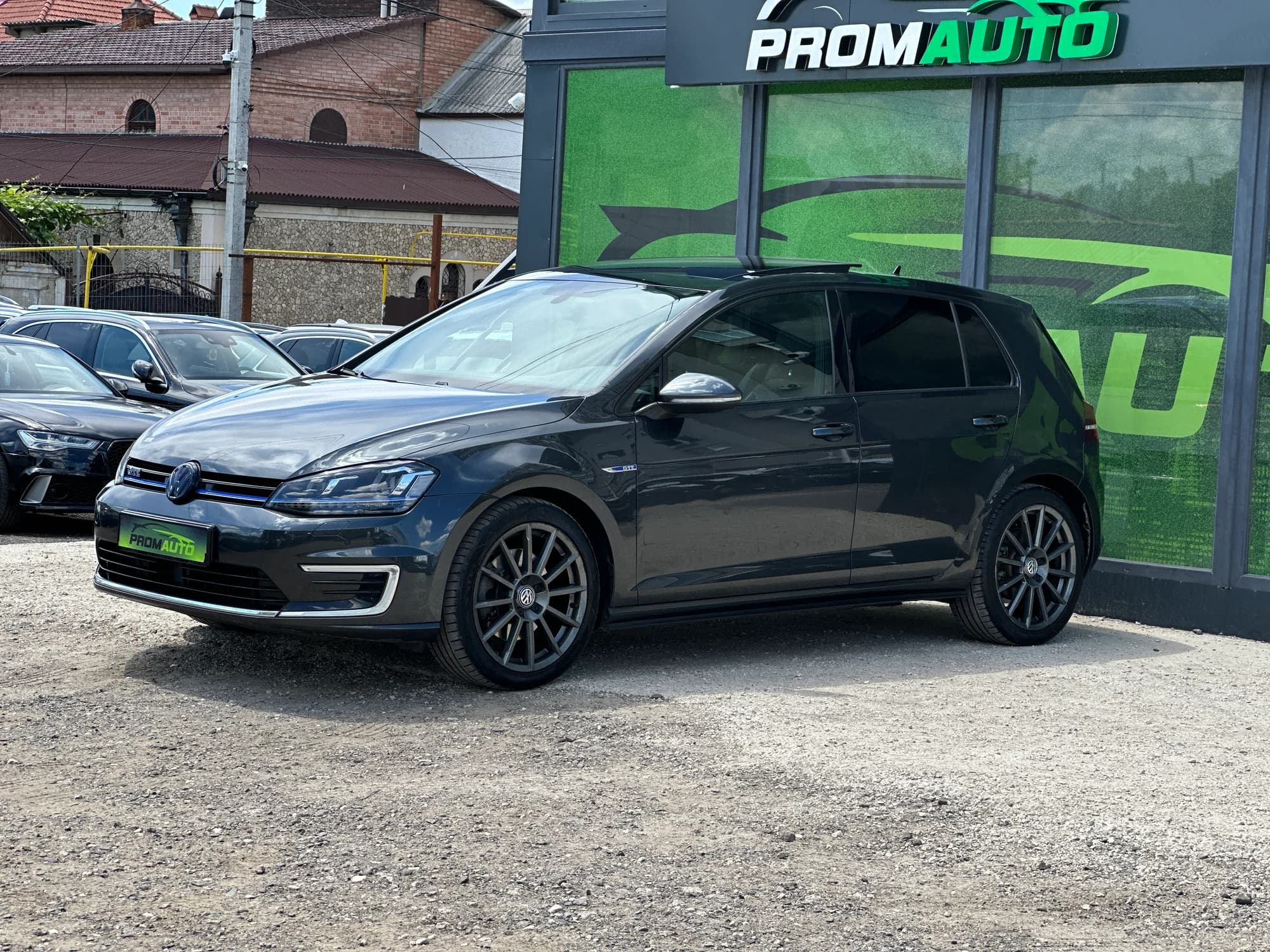 Volkswagen Golf — fotografie 1
