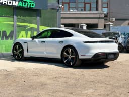 Porsche Taycan — miniatura 4
