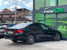 BMW 5 Series — miniatura 4