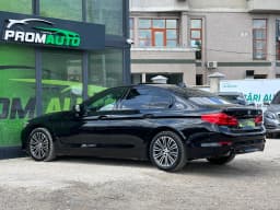 BMW 5 Series — miniatura 6