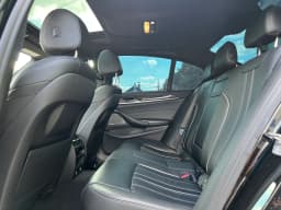 BMW 5 Series — miniatura 8