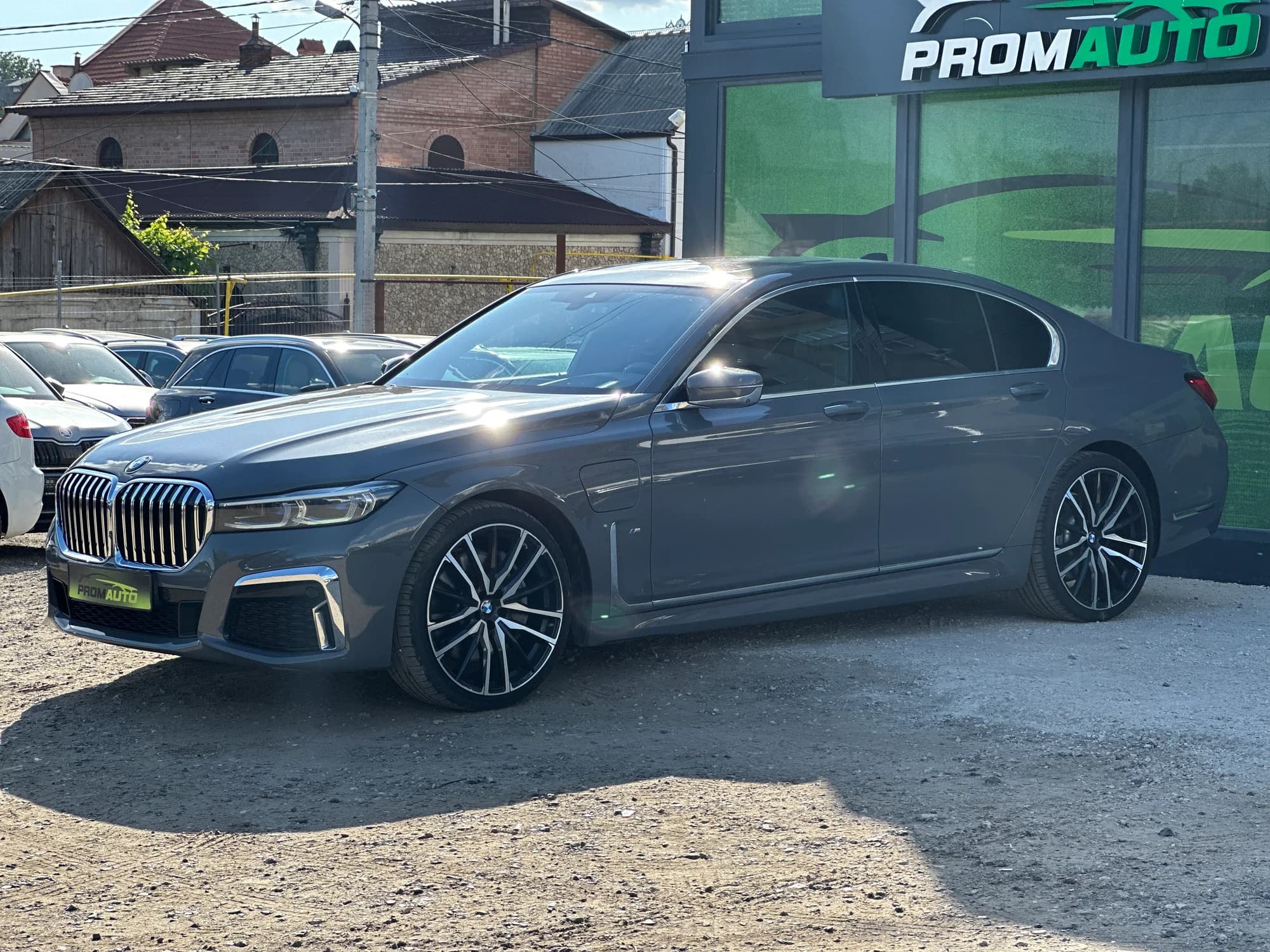 BMW 7 Series — fotografie 1