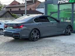 BMW 7 Series — miniatura 5