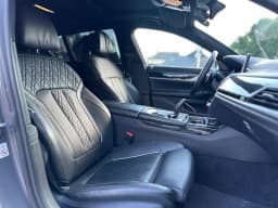 BMW 7 Series — miniatura 7