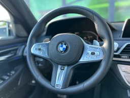 BMW 7 Series — miniatura 8