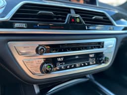 BMW 7 Series — miniatura 17