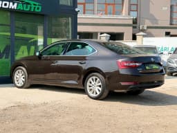 Skoda Superb — miniatura 6