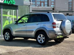 Toyota RAV4 — miniatura 6