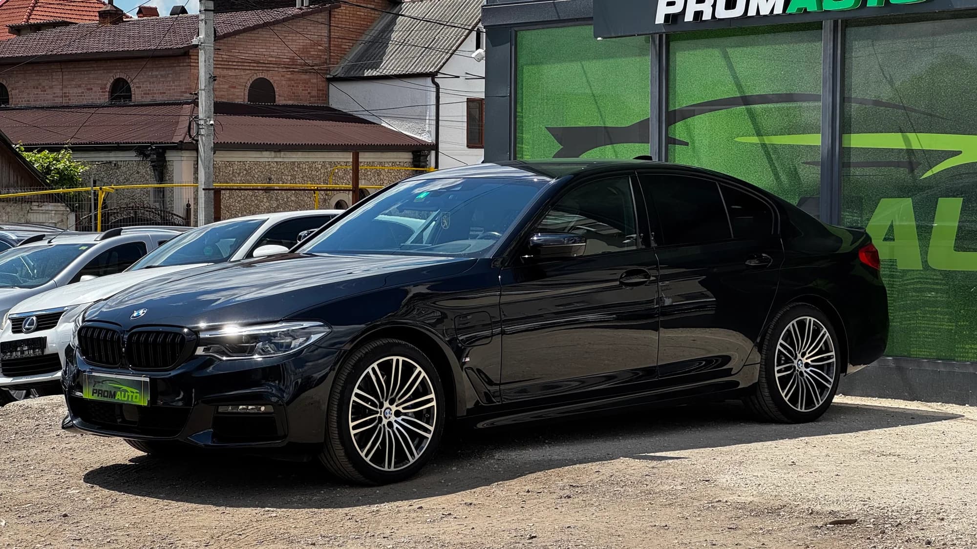 BMW 5 Series — fotografie 1