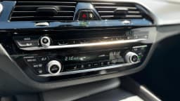 BMW 5 Series — miniatura 13