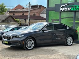 BMW 5 Series — miniatura 1