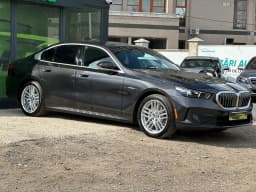 BMW 5 Series — miniatura 3