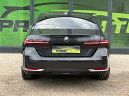 BMW 5 Series — miniatura 5