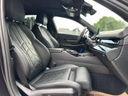 BMW 5 Series — miniatura 12