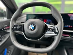BMW 5 Series — miniatura 15