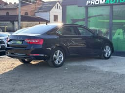 Skoda Superb — miniatura 4