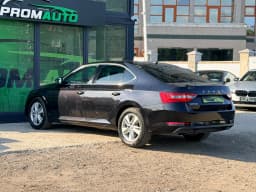 Skoda Superb — miniatura 6