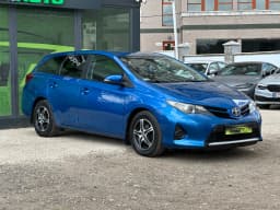 Toyota Auris — miniatura 3