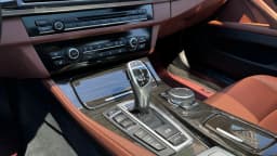 BMW 5 Series — miniatura 12