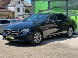 Mercedes-Benz E-Class — miniatura 1