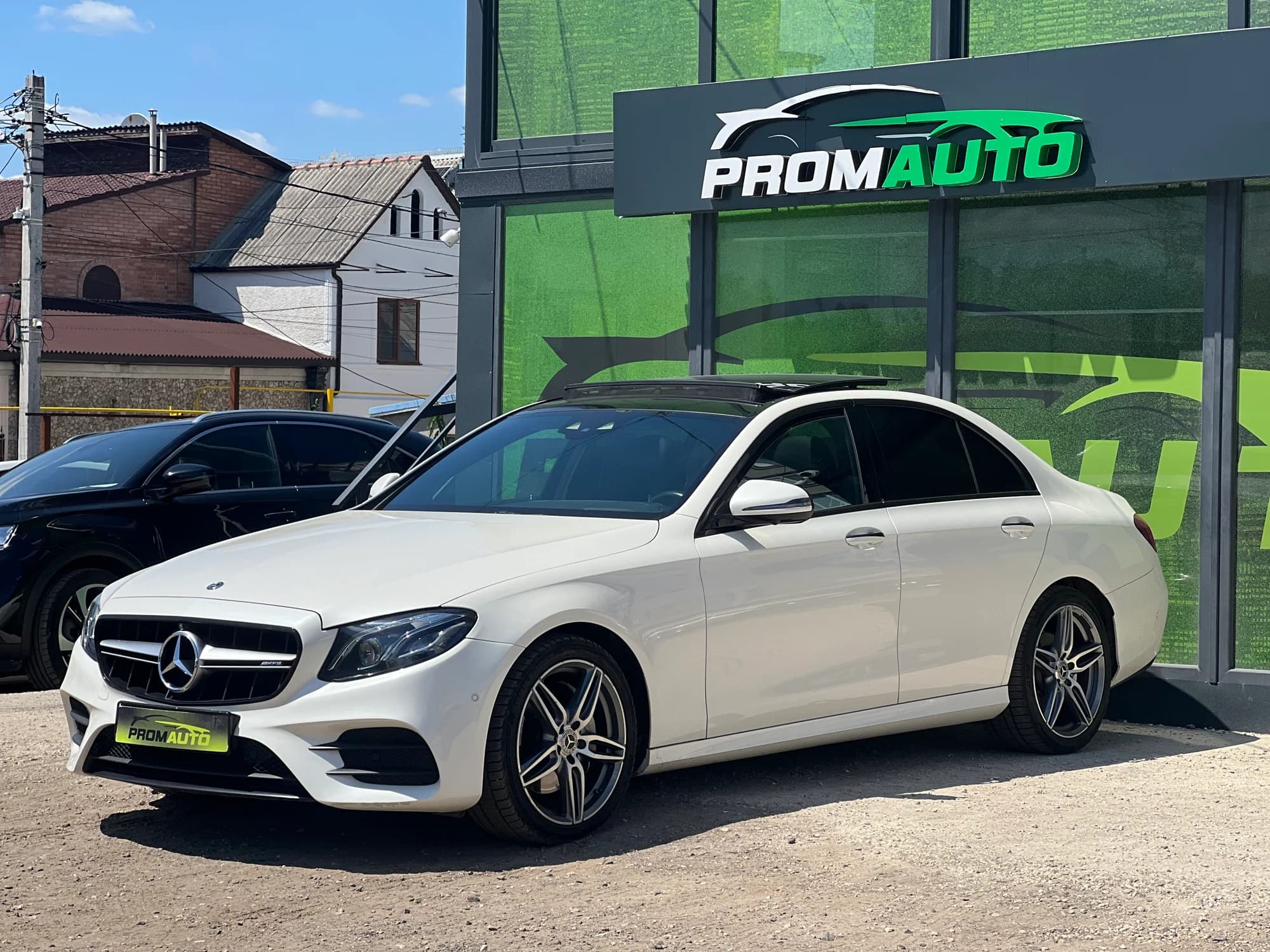 Mercedes-Benz E-Class — fotografie 1