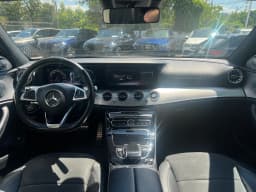 Mercedes-Benz E-Class — miniatura 9