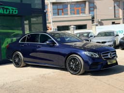 Mercedes-Benz E-Class — miniatura 3