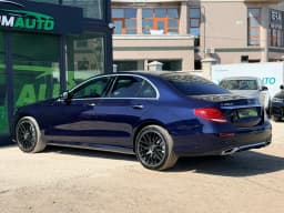 Mercedes-Benz E-Class — miniatura 6