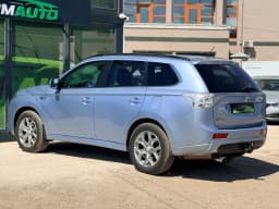 Mitsubishi Outlander — miniatura 6