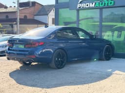 BMW 5 Series — miniatura 4