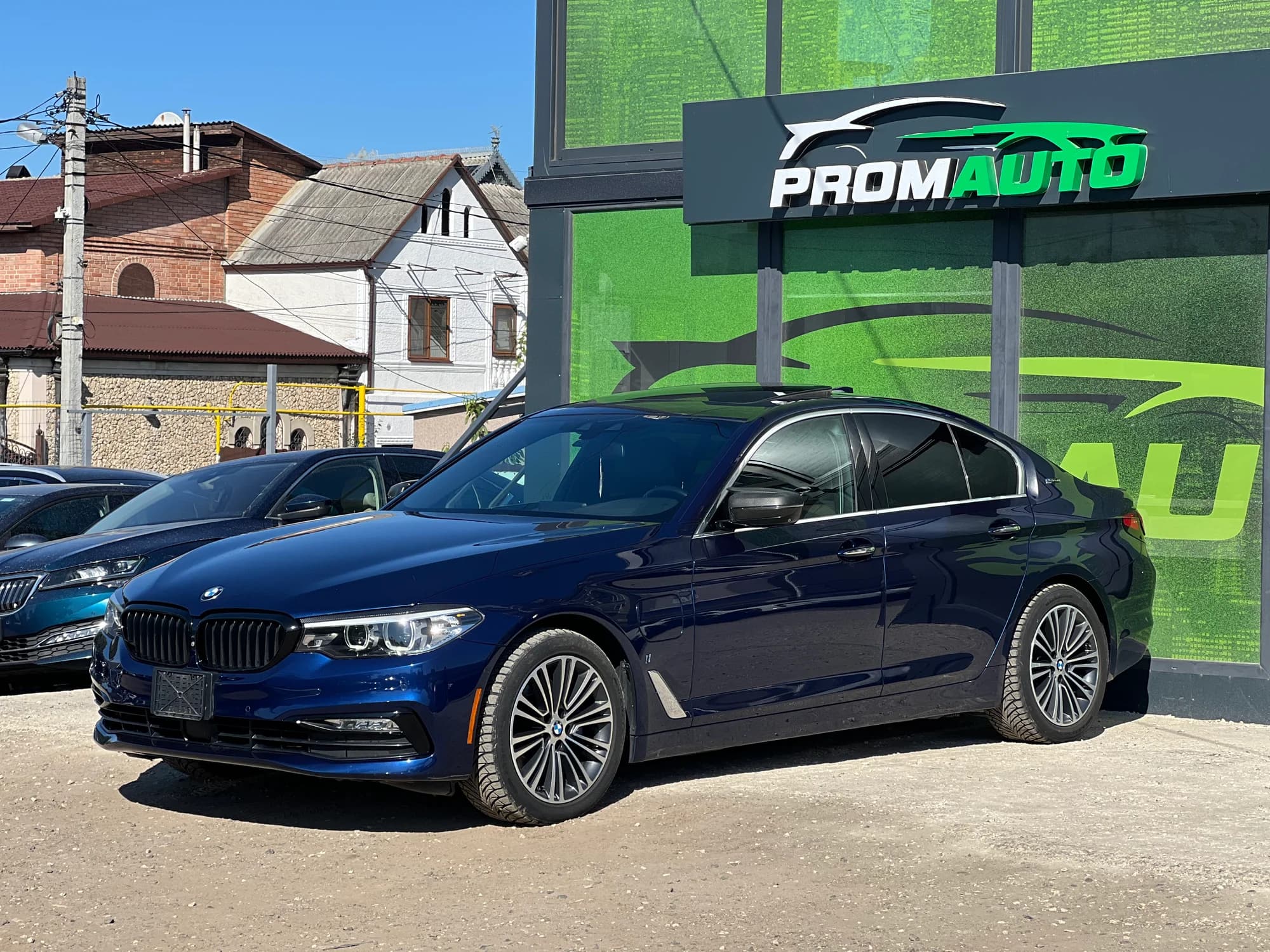 BMW 5 Series — fotografie 1