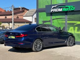 BMW 5 Series — miniatura 4