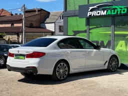 BMW 5 Series — miniatura 4