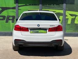 BMW 5 Series — miniatura 5