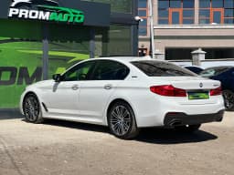 BMW 5 Series — miniatura 6