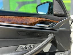 BMW 5 Series — miniatura 9