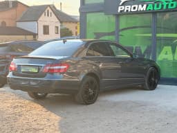 Mercedes-Benz E-Class — miniatura 4