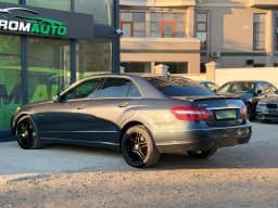 Mercedes-Benz E-Class — miniatura 6