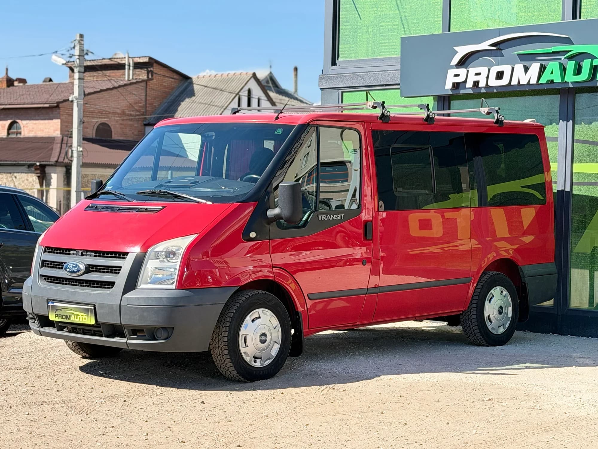 Ford Transit — fotografie 1