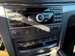 Mercedes-Benz E-Class — miniatura 11