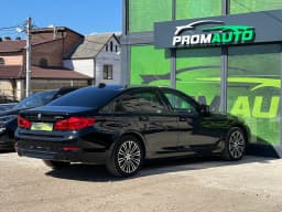 BMW 5 Series — miniatura 4