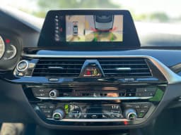 BMW 5 Series — miniatura 10
