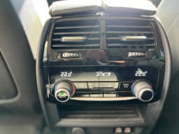 BMW 5 Series — miniatura 11