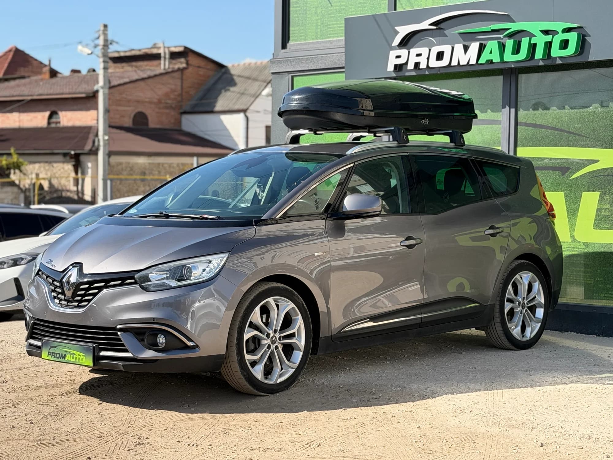 Renault Grand Scenic — fotografie 1