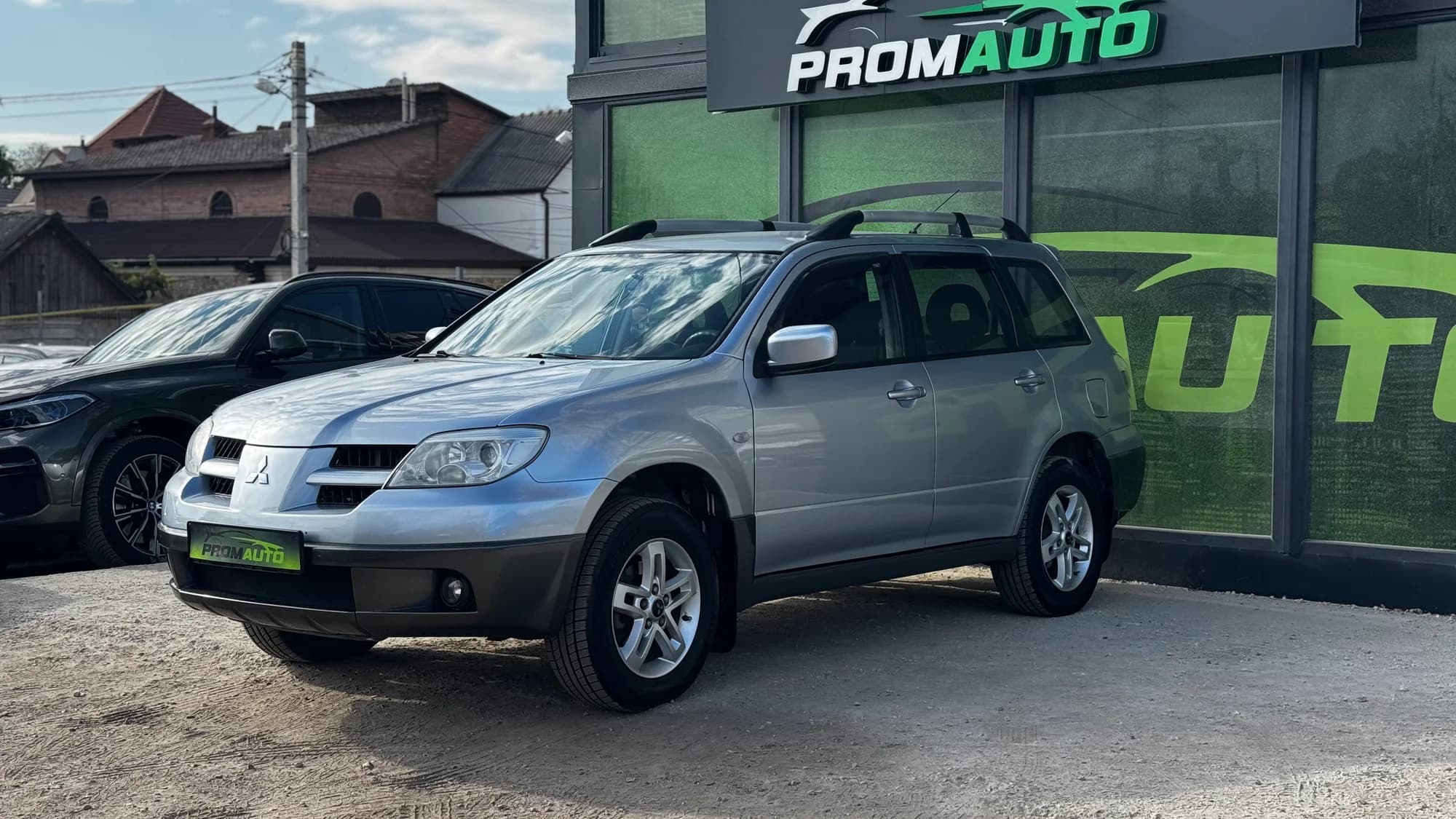 Mitsubishi Outlander — fotografie 1