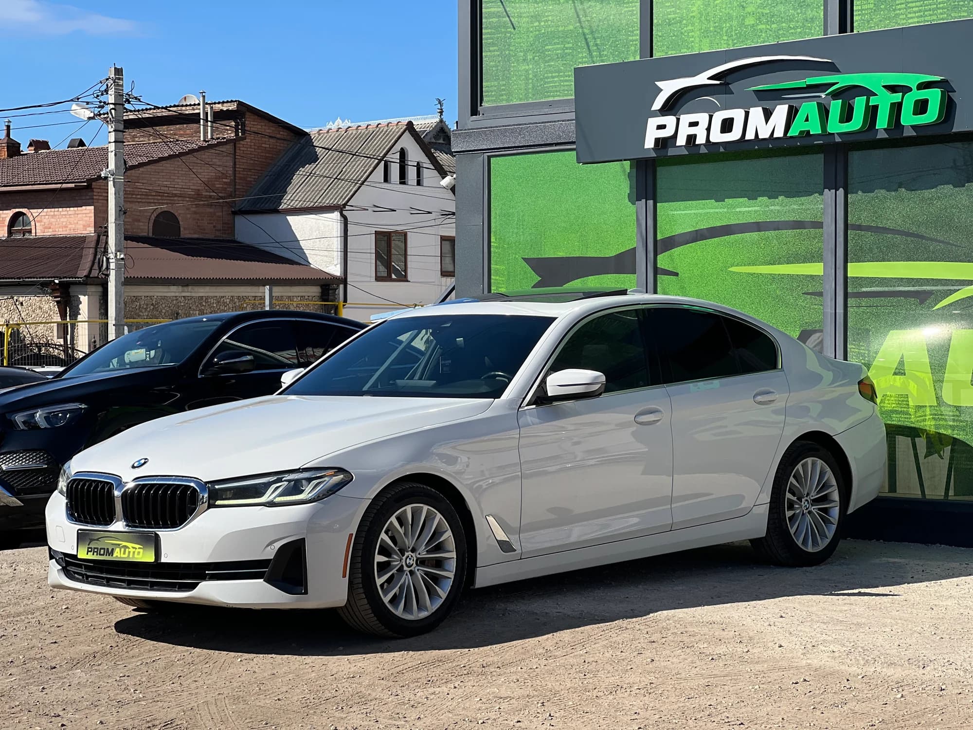 BMW 5 Series — fotografie 1