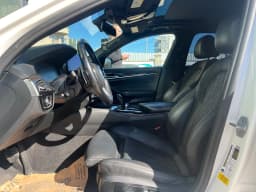 BMW 5 Series — miniatura 7